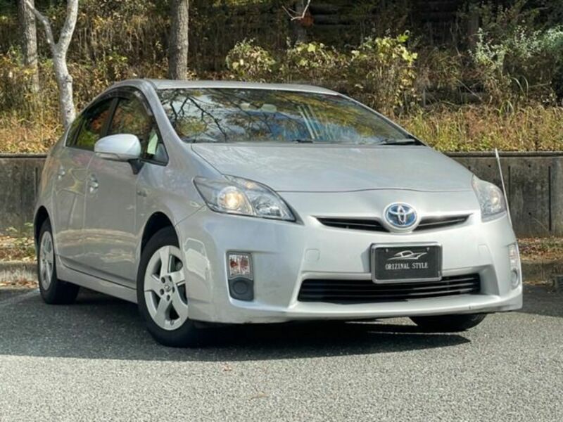 TOYOTA PRIUS