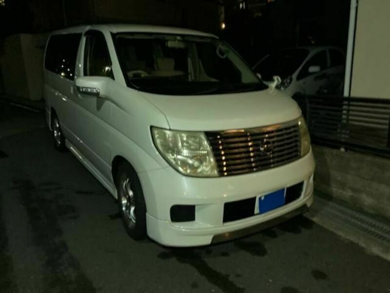 NISSAN ELGRAND