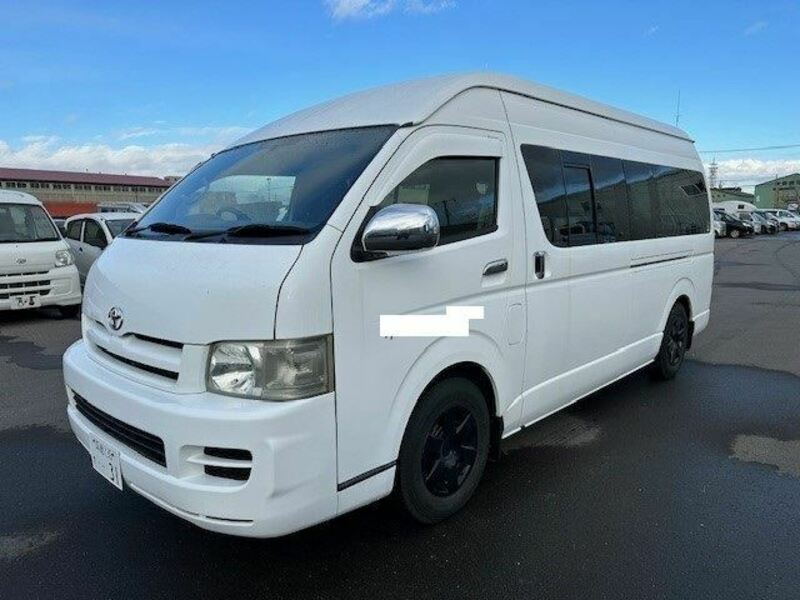 TOYOTA HIACE