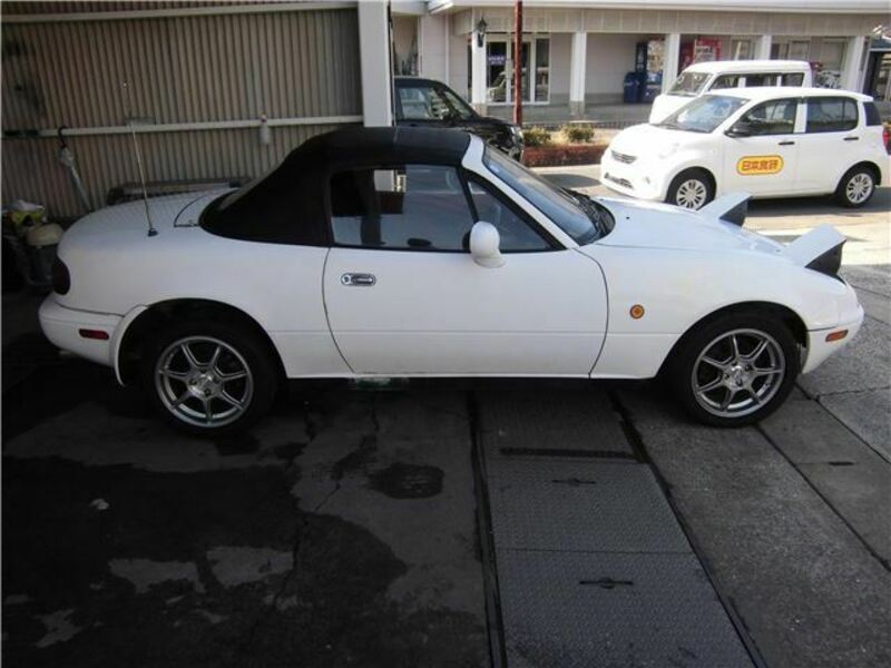 EUNOS ROADSTER