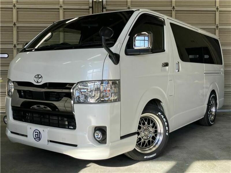 TOYOTA HIACE