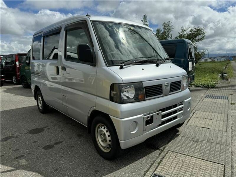 NISSAN CLIPPER VAN