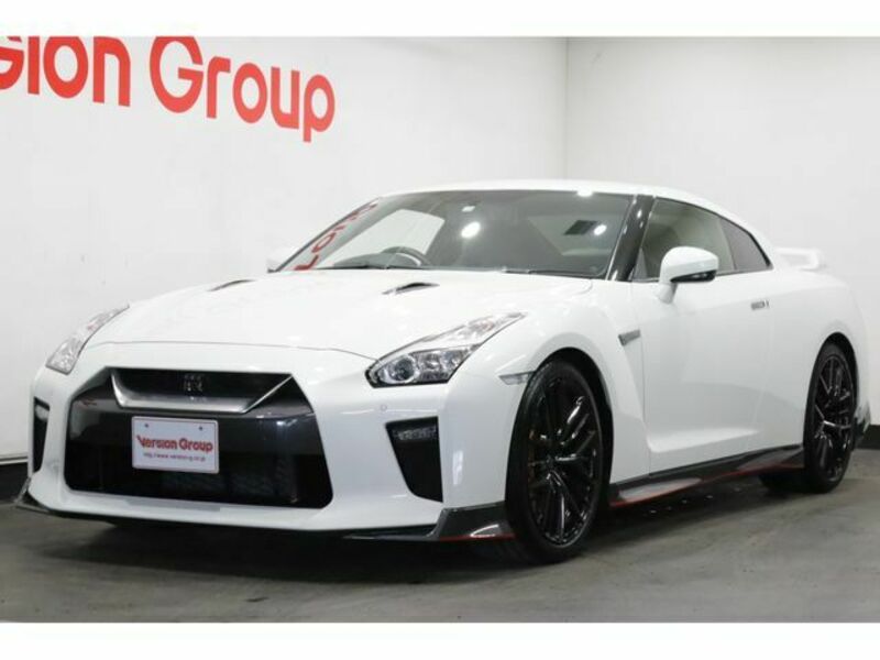 NISSAN GT-R