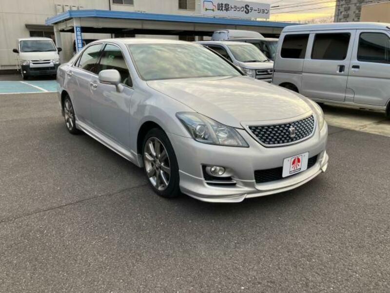 TOYOTA CROWN