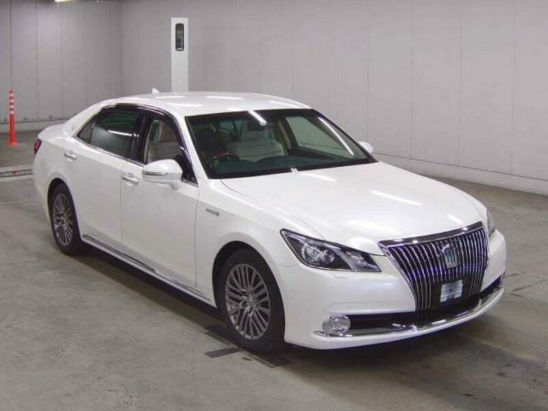 TOYOTA CROWN MAJESTA