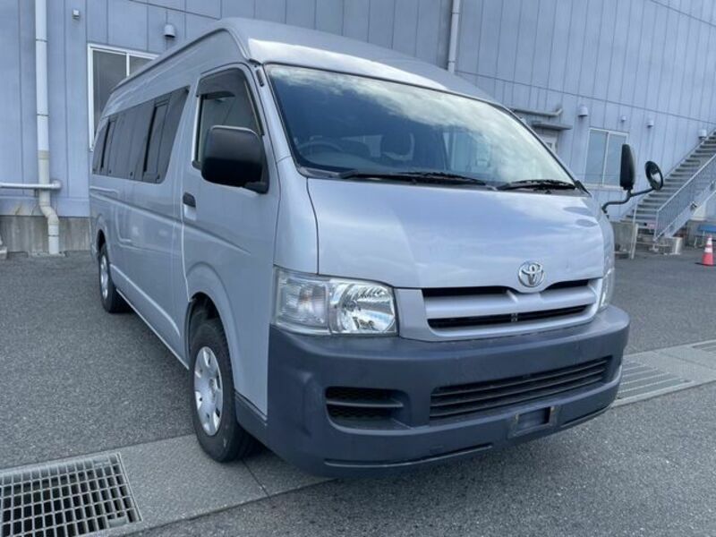 HIACE COMMUTER