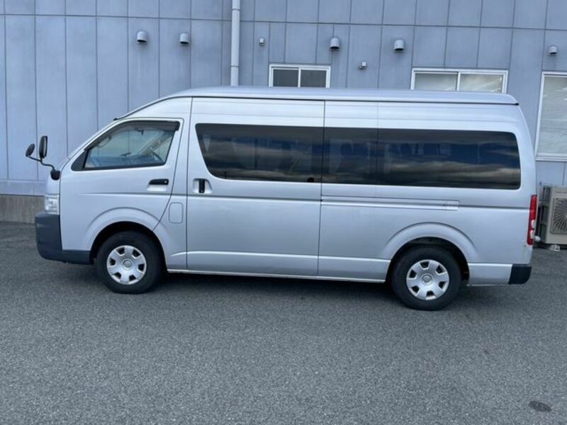 HIACE COMMUTER