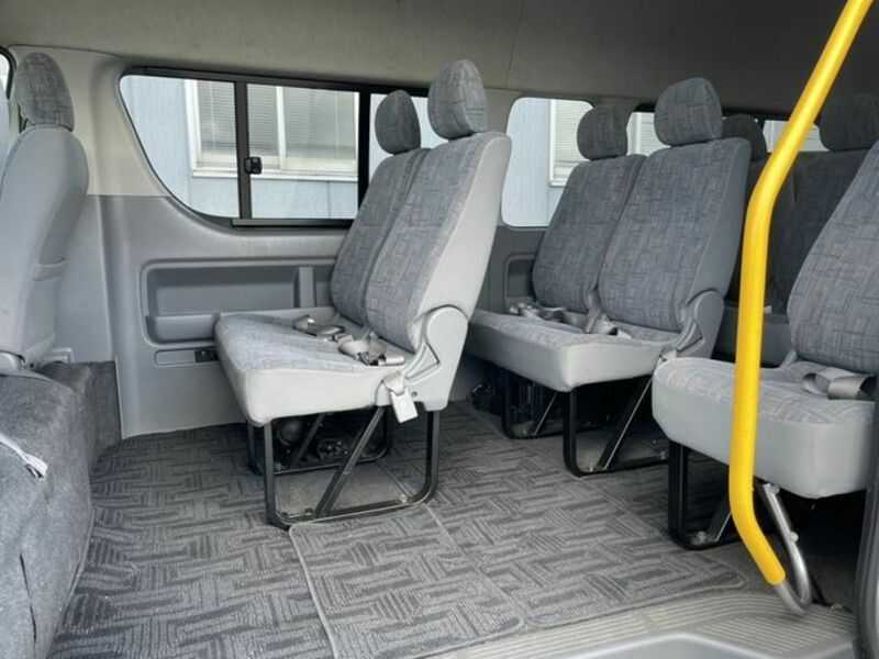 HIACE COMMUTER