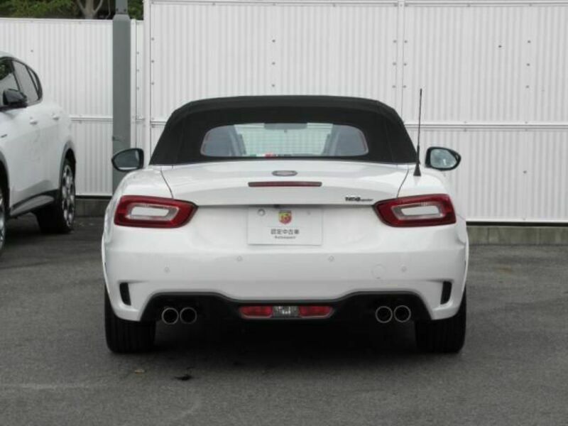 ABARTH 124 SPIDER