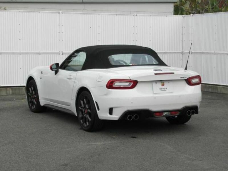 ABARTH 124 SPIDER