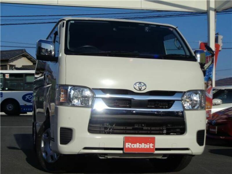 TOYOTA HIACE