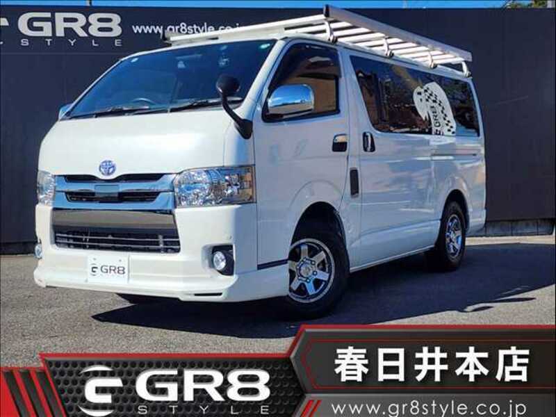 TOYOTA HIACE VAN