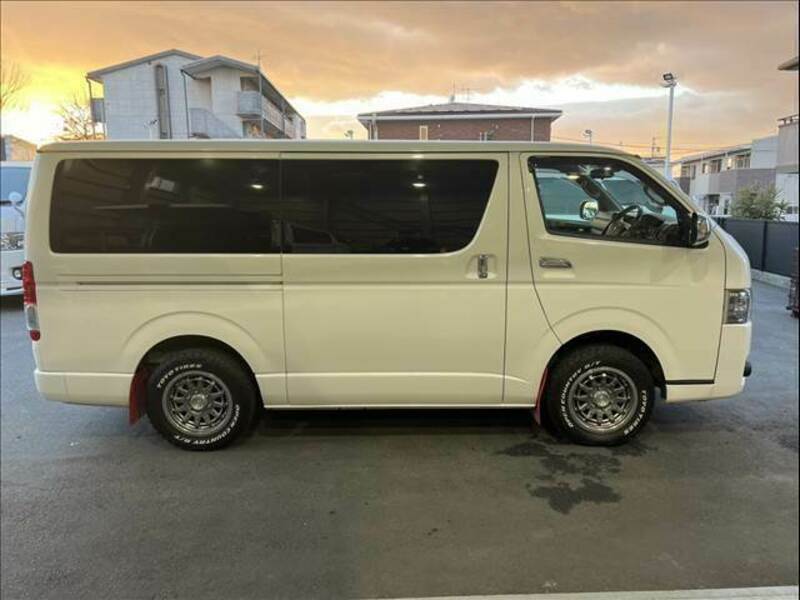 HIACE VAN