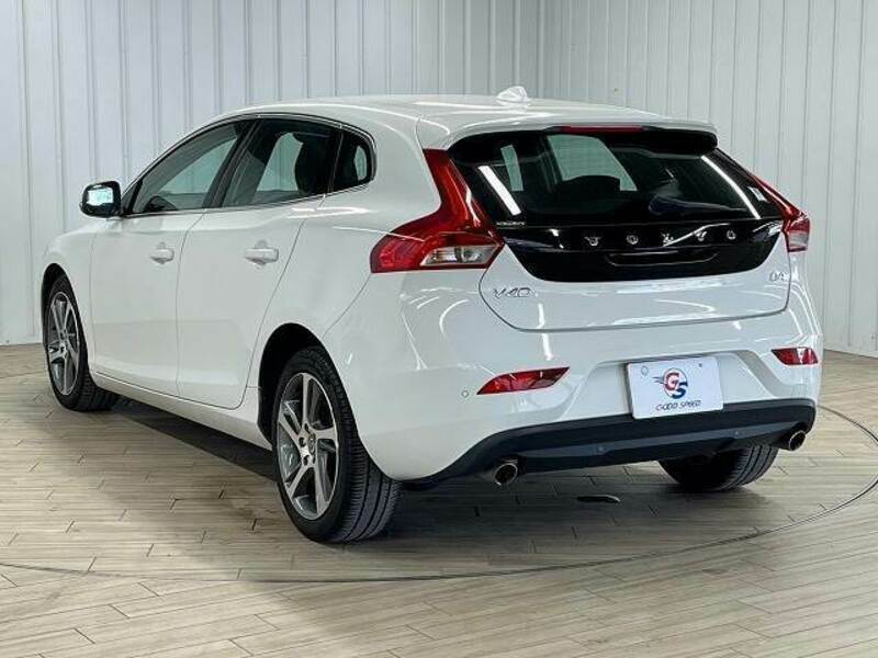 V40