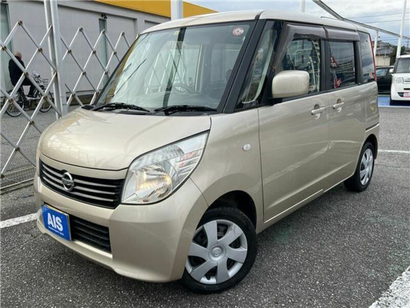 NISSAN ROOX