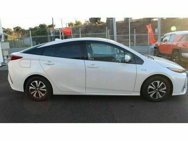 PRIUS PHV