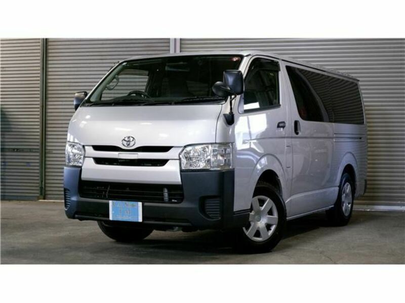 TOYOTA HIACE