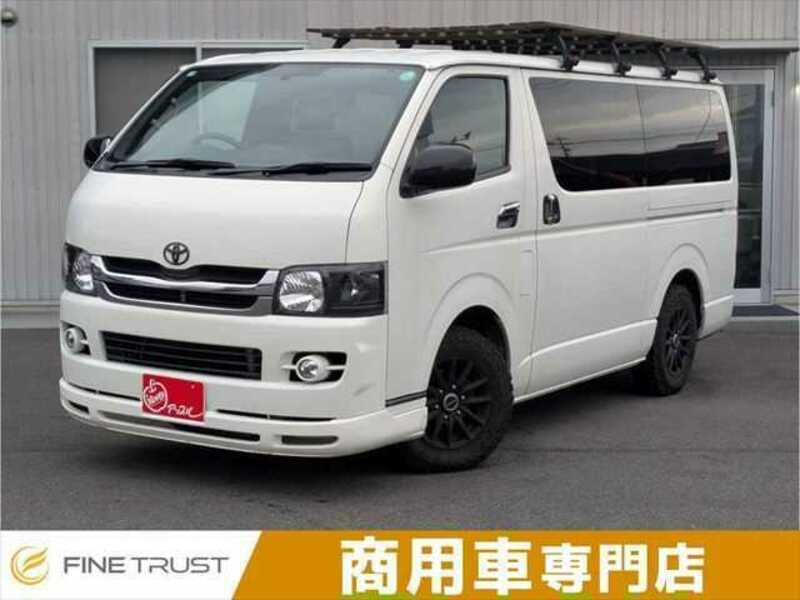 TOYOTA HIACE VAN