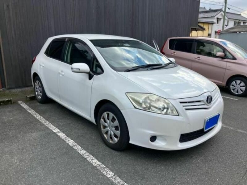 TOYOTA AURIS