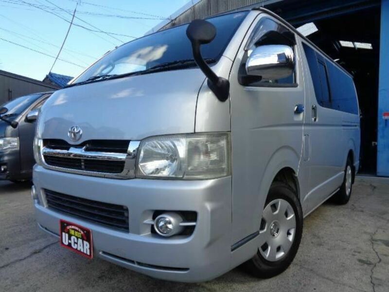 TOYOTA HIACE VAN