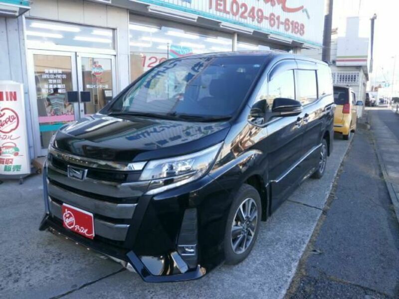 TOYOTA NOAH