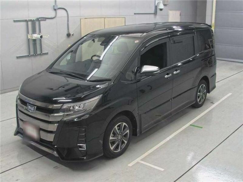 TOYOTA NOAH