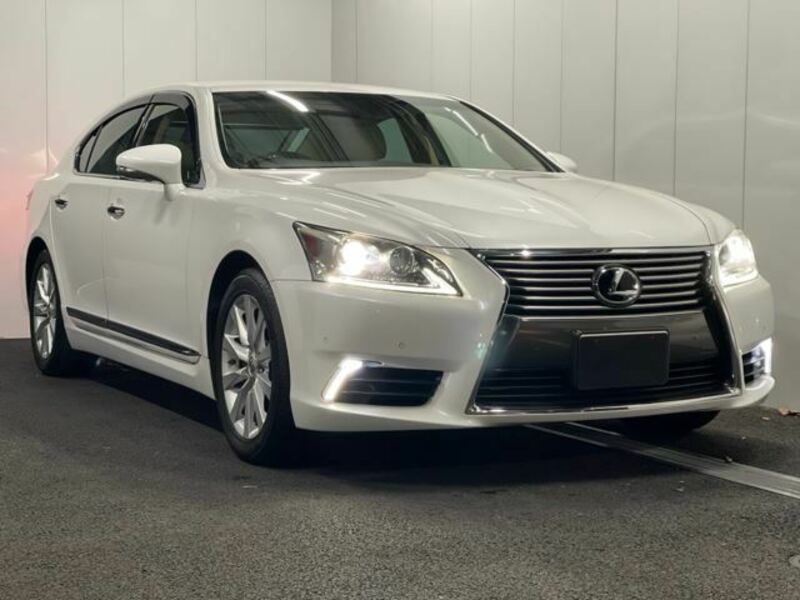 LEXUS LS