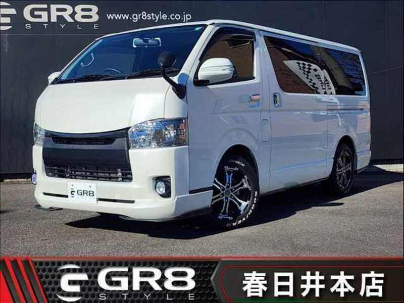 TOYOTA HIACE VAN