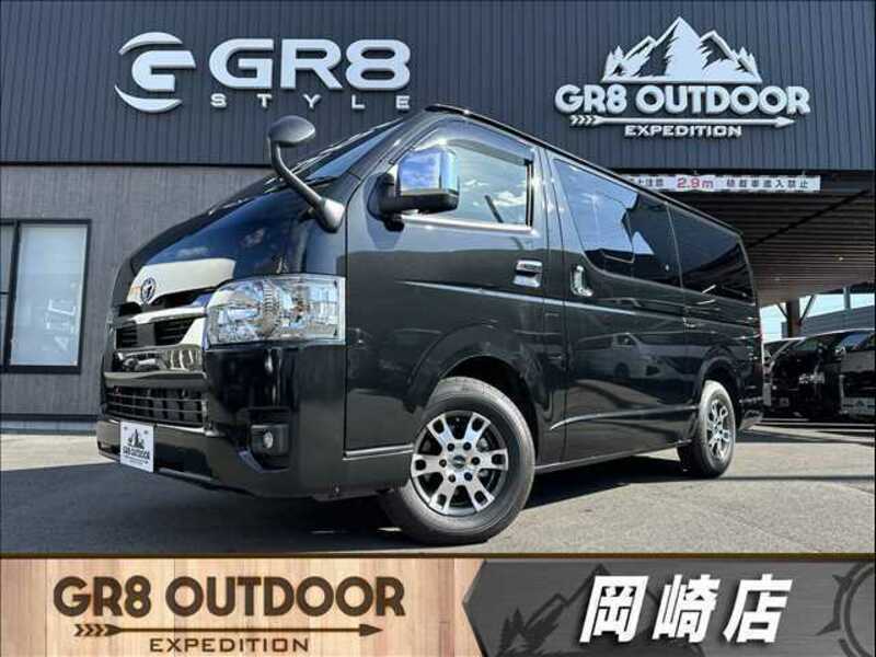 TOYOTA HIACE VAN