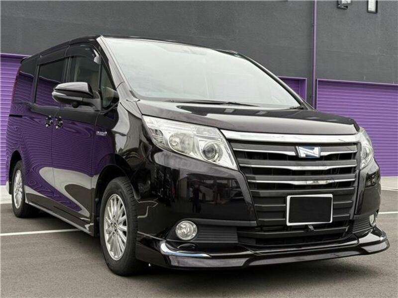 TOYOTA NOAH