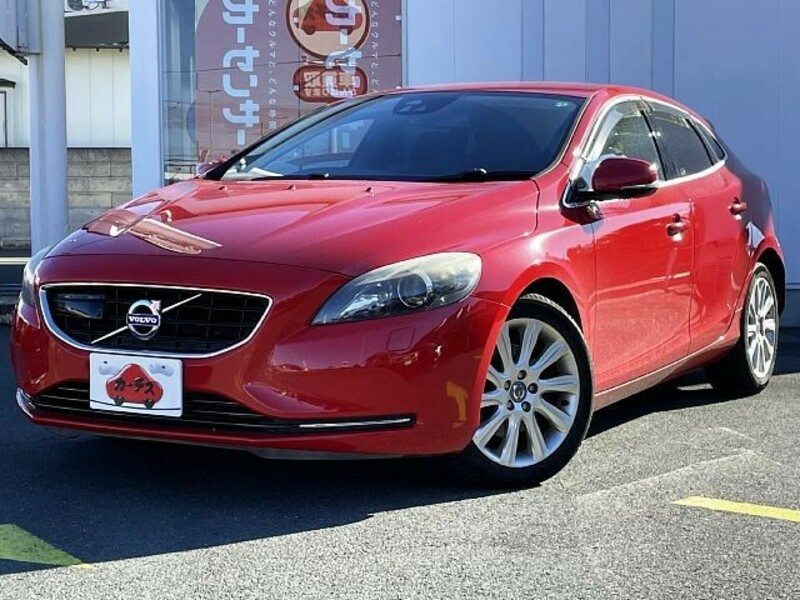 VOLVO V40