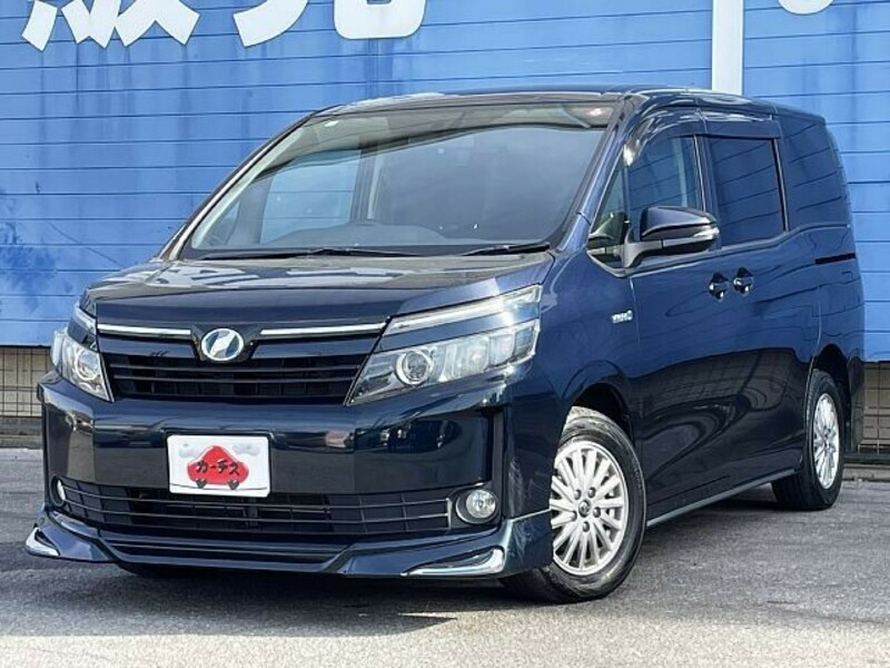 TOYOTA VOXY