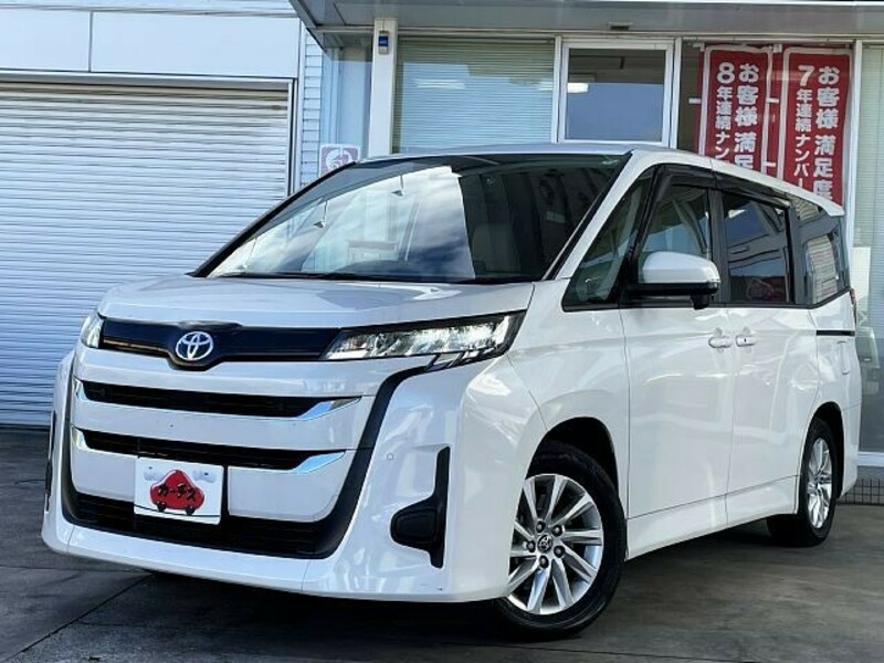 TOYOTA NOAH