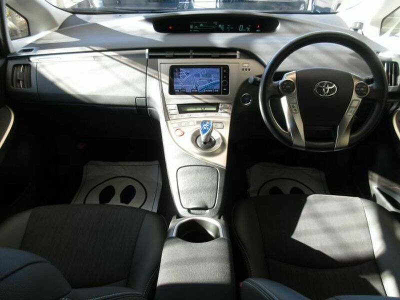 PRIUS PHV