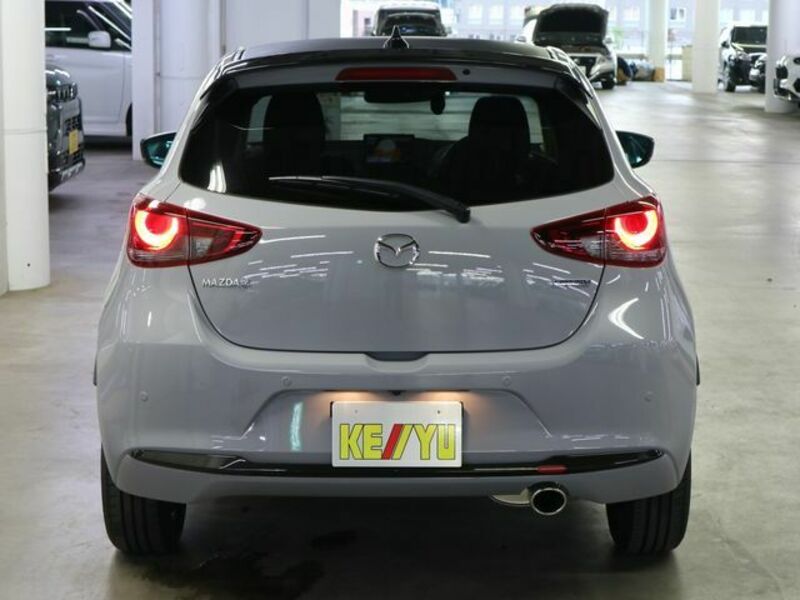 MAZDA2