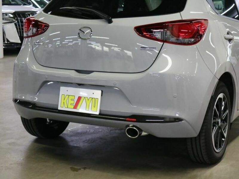 MAZDA2