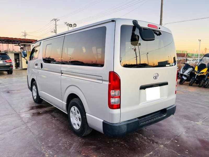 HIACE VAN