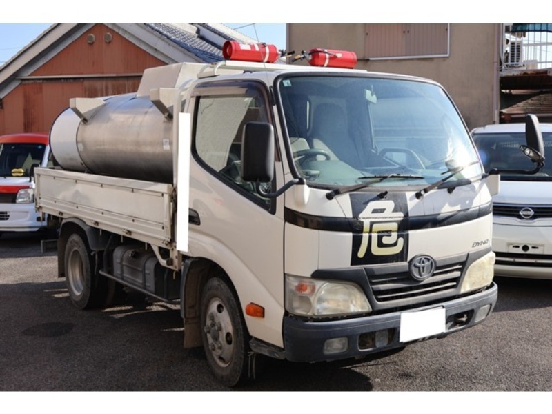 TOYOTA DYNA