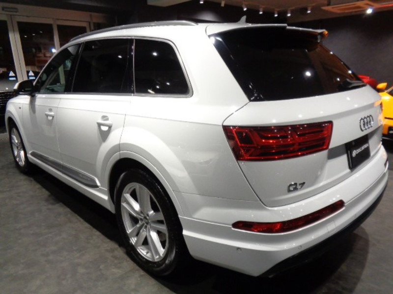 Q7