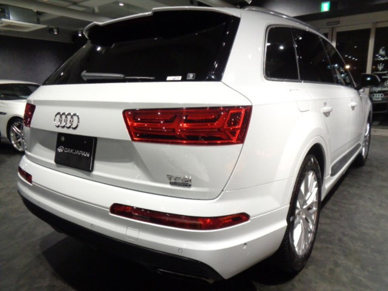 Q7