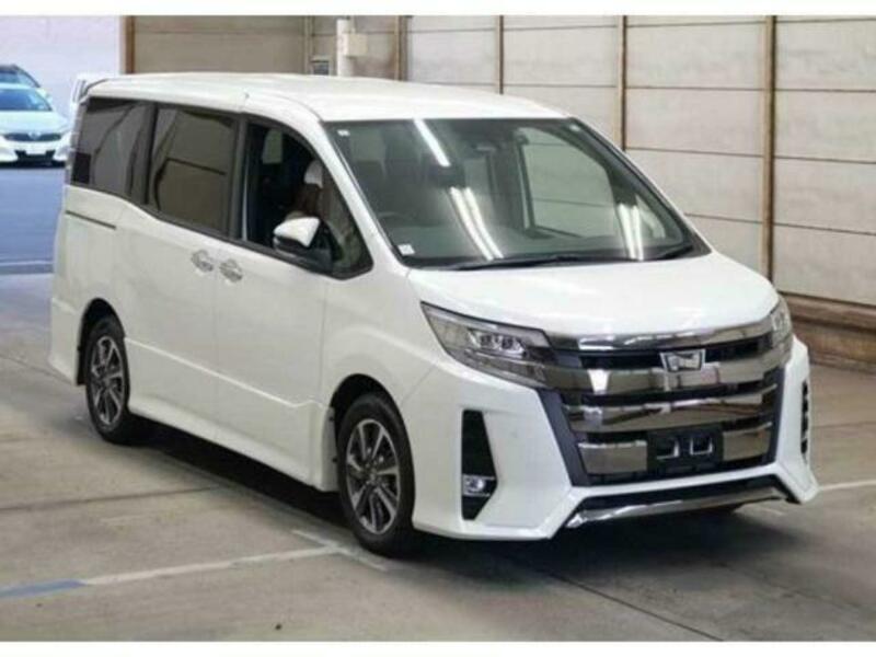 TOYOTA NOAH