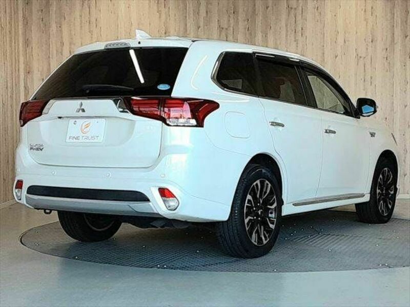 OUTLANDER PHEV