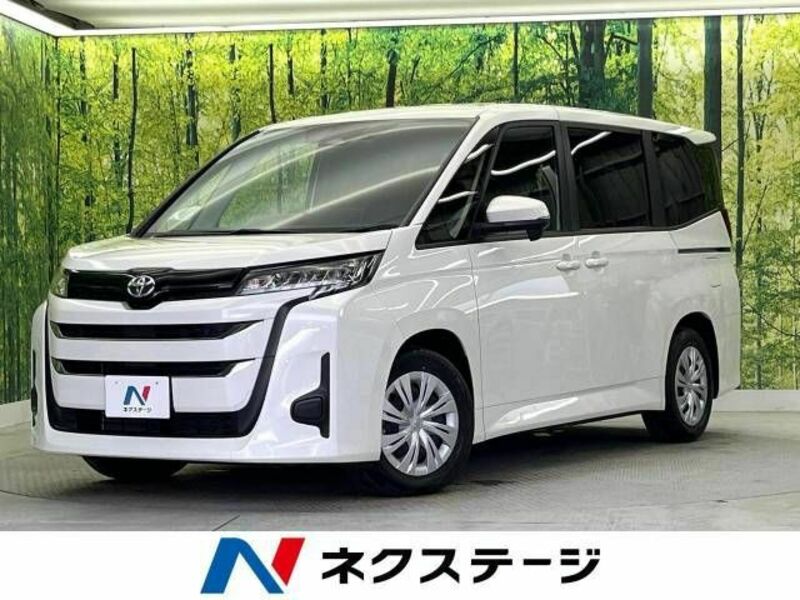 TOYOTA NOAH