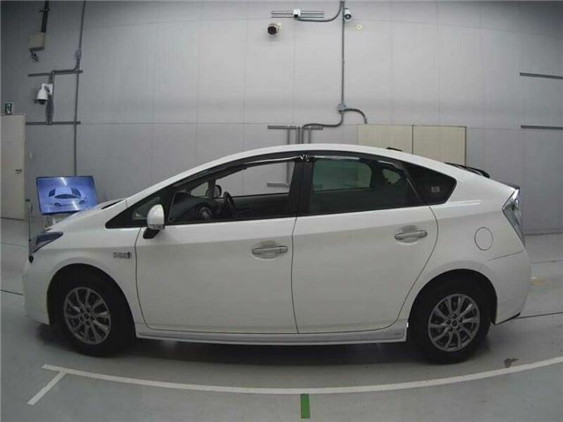 PRIUS PHV