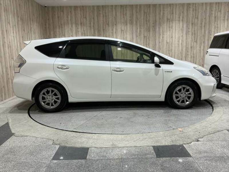 PRIUS ALPHA