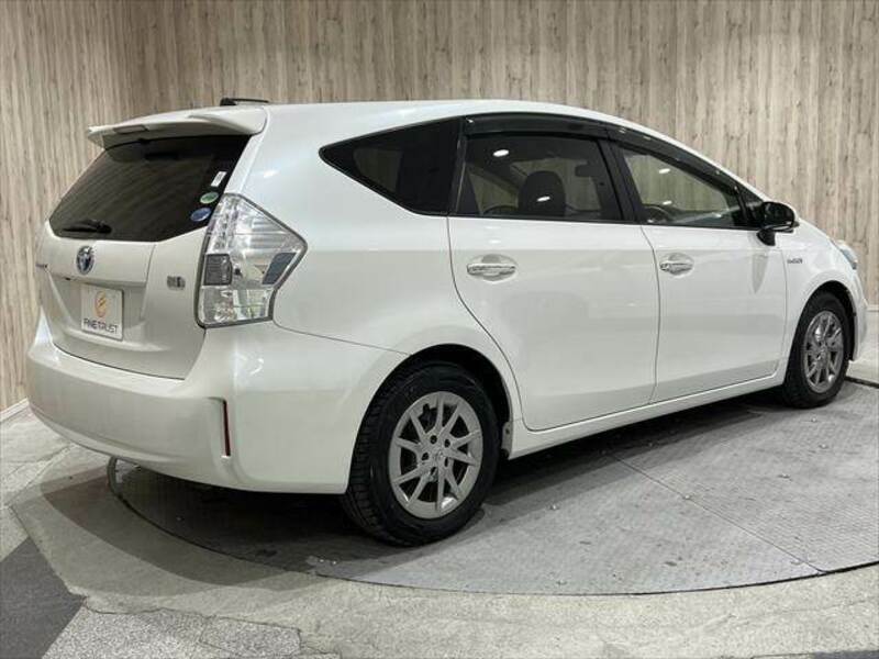 PRIUS ALPHA