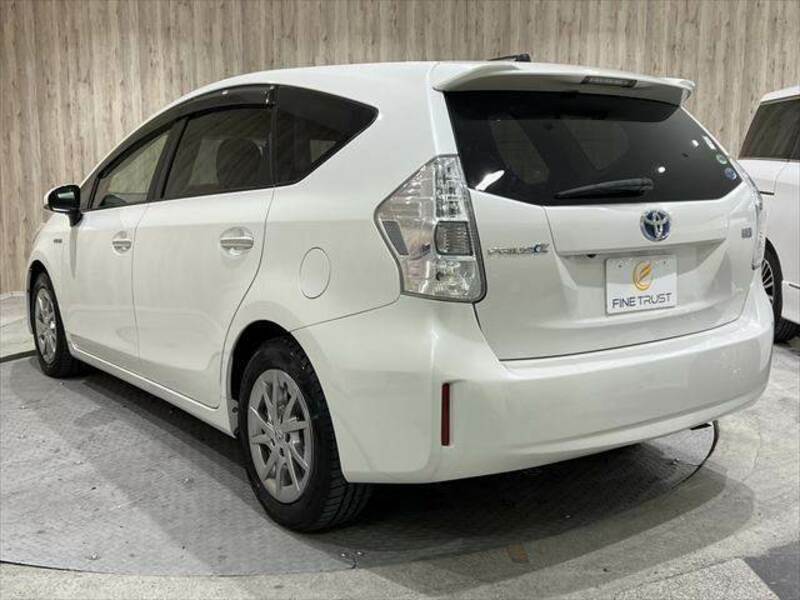 PRIUS ALPHA