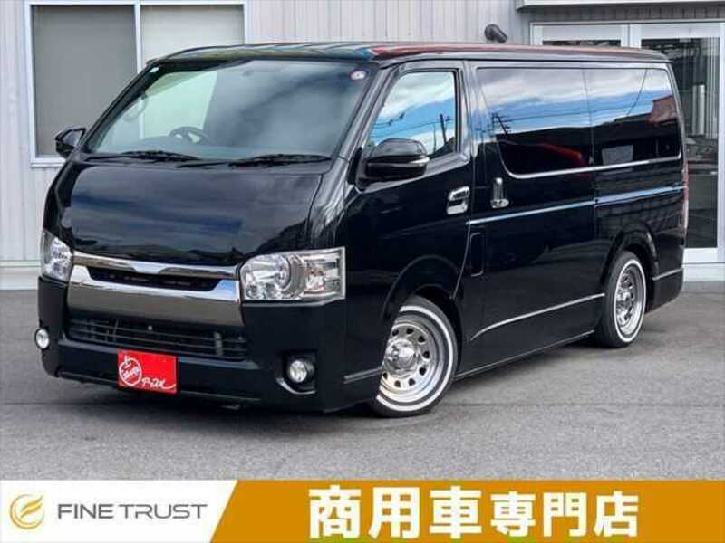 TOYOTA HIACE VAN