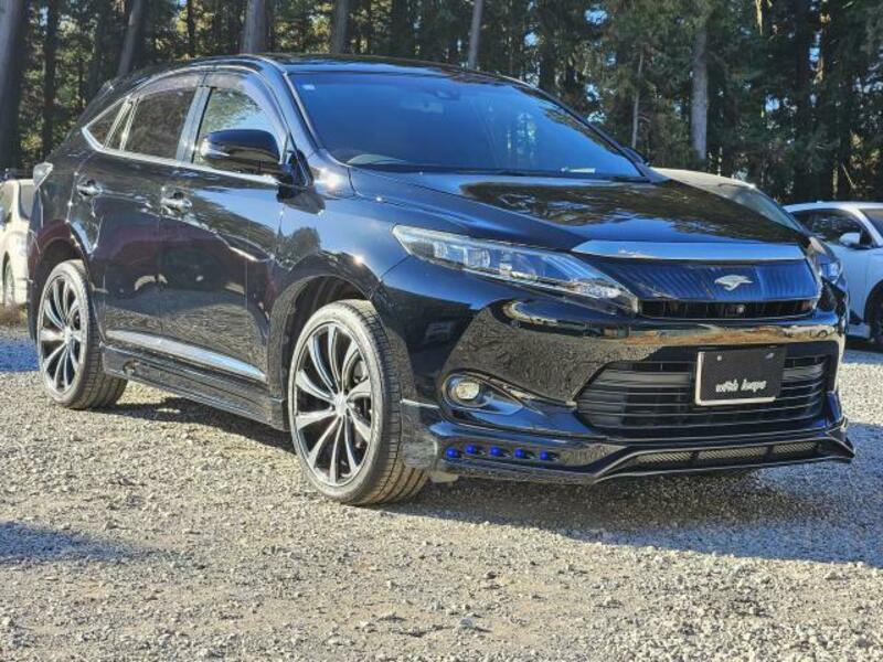 TOYOTA HARRIER