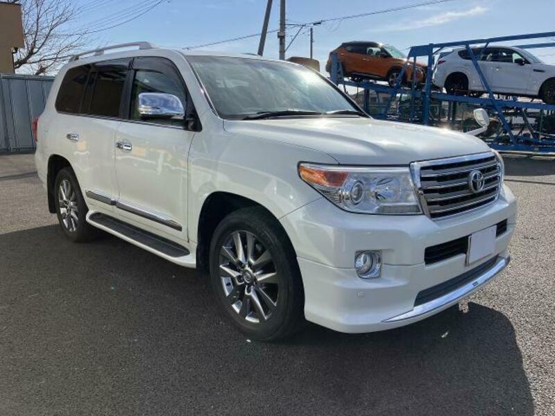 TOYOTA LAND CRUISER